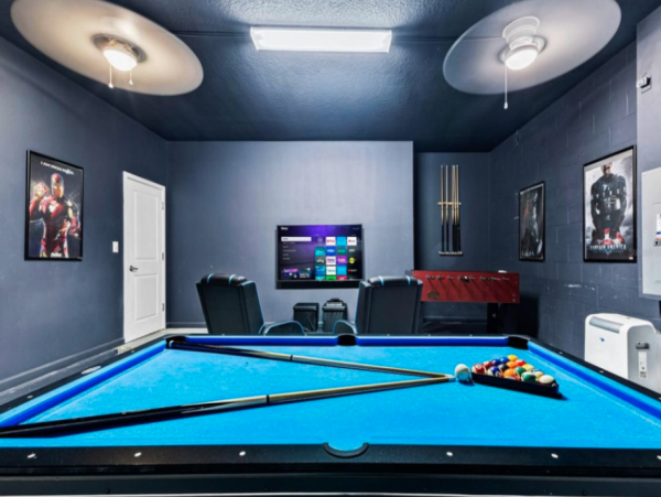 Luxury 8_bedroom Orlando Retreat - Perfect for Family Gatherings
